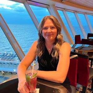 Meet your Posher, Caitlin